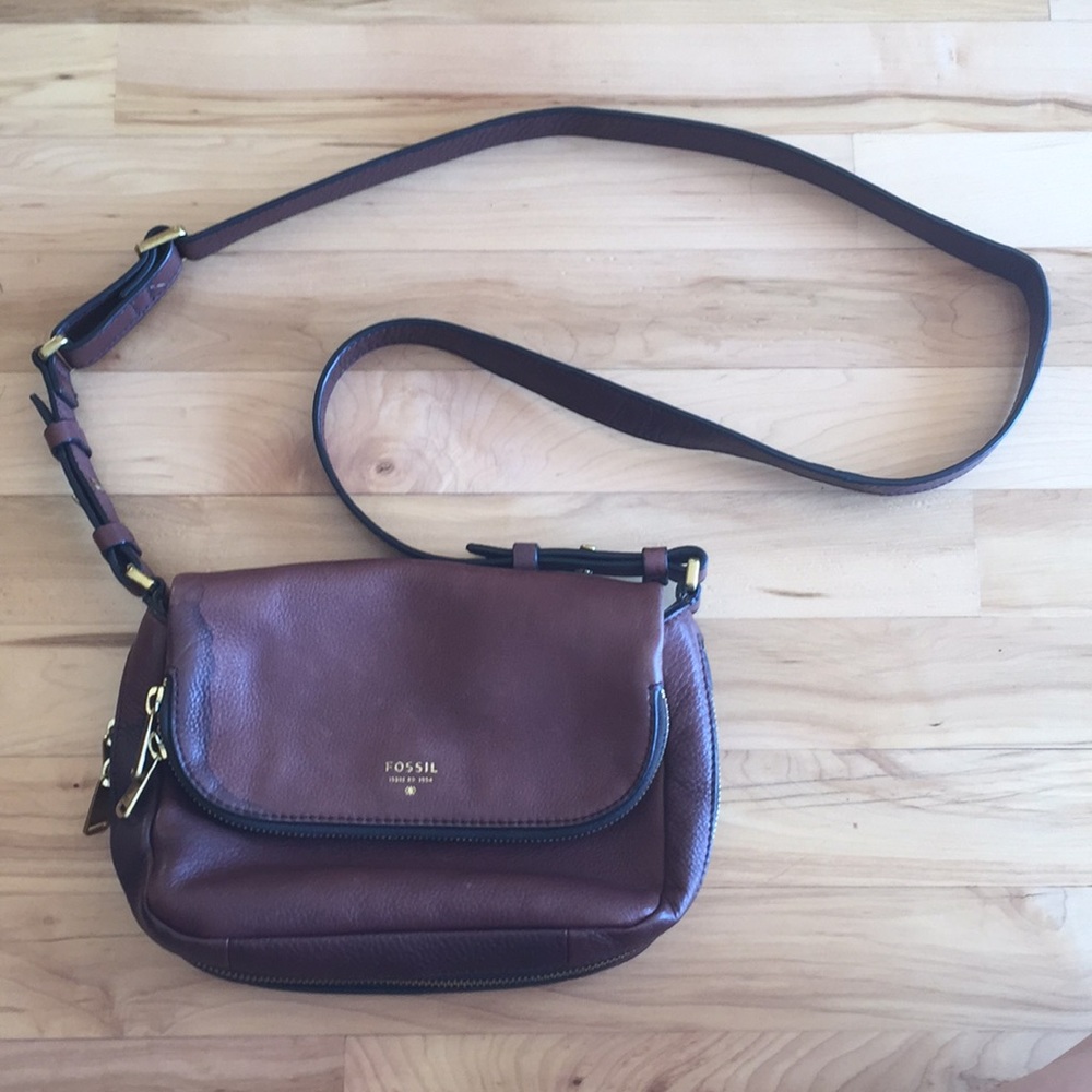 Fossil crossbody- multiple compartments! Brown